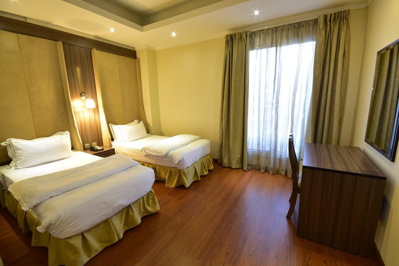 Valencia Hotel Suites 알크호바르 외부 사진